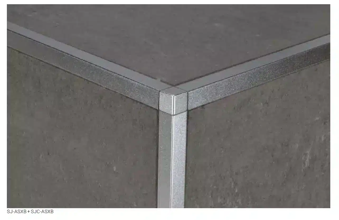 Profil coltar faianta cu capsula colt