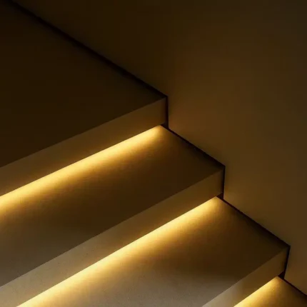 Trepte cu banda LED si profil shadow gap ascuns PROFILITEC 430x430 - Profile Premium Coltare Treceri Plinte Picuratoare Profile Decor Shadow Gap Profilitec | Profil Expert