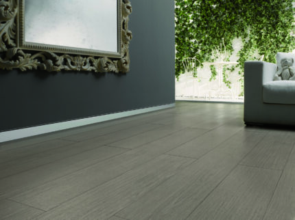 Plintă Filomuro PLANO BF de la PROFILITEC – Integrare Perfectă în Perete
