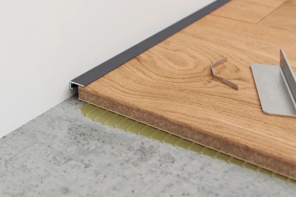Miniplinta profil minimalist Minileiste AL16X5 | terminatie discreta pardoseala-perete, acopera rosturi de 6-13 mm, orice pardoseala de la 6 mm, aluminiu in 6 finisaje – bara 2 m