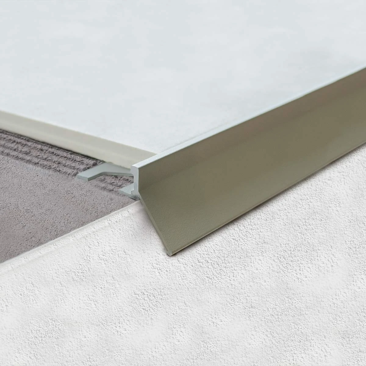 Picurator balcoane terase compact Bordertec BBR Profilitec | aluminiu anodizat sau vopsit electrostatic, H1 26 mm, pentru gresie sau piatra de max 10 mm – bara 2,7 m Picurator balcoane terase compact Bordertec BBR Profilitec | aluminiu anodizat sau vopsit electrostatic, H1 26 mm, pentru gresie sau piatra de max 10 mm – bara 2,7 m