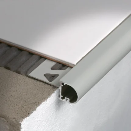 Picurator balcoane terase cu rama Bordertec BR Profilitec | aluminiu vopsit electrostatic, pentru gresie sau piatra de 8-10 mm, buza de picurare integrata, sistem complet cu piese de colt si imbinare – bara 2,7 m