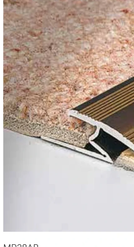 Profil mocheta multifunctional la niveluri diferite Carpetec MP Profilitec | vizibil 28 mm, canelat, flexibil – bara 2,7 m
