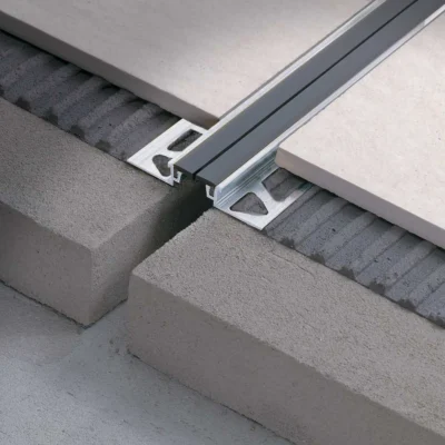 Profil rost dilatatie metalic lat Coflex CBL Profilitec | aluminiu sau alama, insert Resinflex 20 mm de schimb, vizibil 26 mm – bara 2,7 m