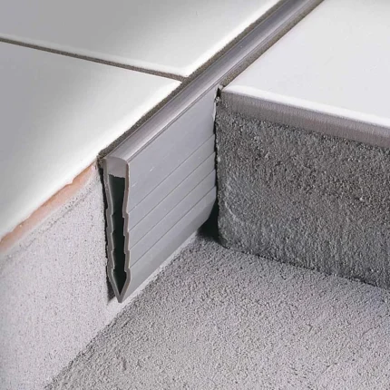 Profil rost dilatatie sintetic pentru mortar Coflex CF Profilitec | H 23-45 mm, transparent sau gri ciment, trafic pietonal, vizibil 8 mm – bara 2,7 m