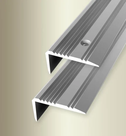 Cornier protectie perete aluminiu Küberit 225 | profil de colt 30×30 mm, autoadeziv sau cu surub