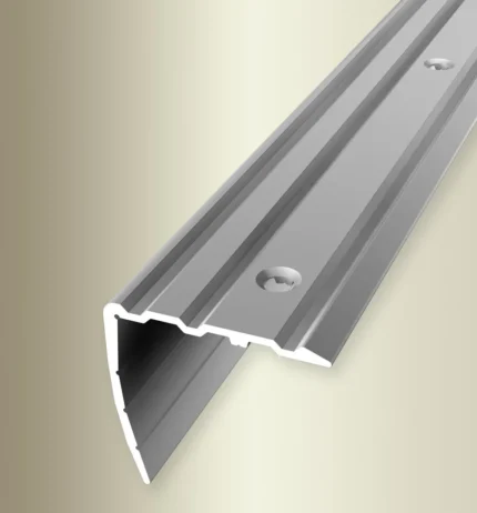 Cornier treapta Küberit 535 | muchie 29 x 29 mm – bare 1 / 2,5 / 3 / 5 m