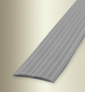 Insert antiderapant autoadeziv Küberit 2512 | banda 13 / 23 mm, rola 25 m Insert antiderapant autoadeziv Küberit 2512 | banda 13 / 23 mm, rola 25 m