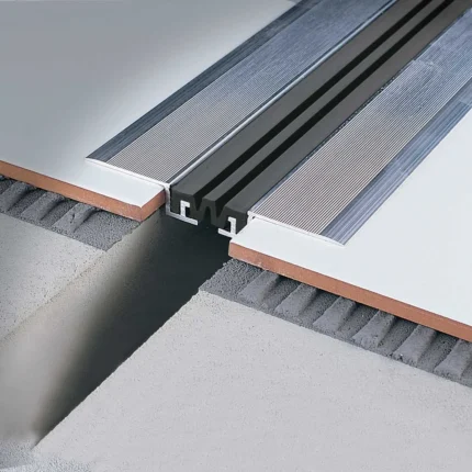 Profil capac rost dilatatie aplicat Jointec GD 400 Profilitec aluminiu cu insert Resinprene negru A51