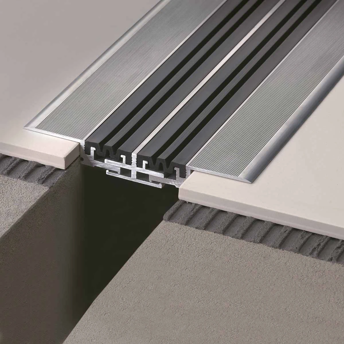 Profil rost dilatatie modular aplicat Jointec GDM Profilitec | rost 86 mm, aplicat – bara 4 m Profil rost dilatatie modular aplicat Jointec GDM Profilitec | rost 86 mm, aplicat – bara 4 m