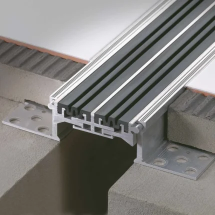 Profil rost dilatatie structural Jointec GRM Profilitec aluminiu cu insert cauciuc negru A51