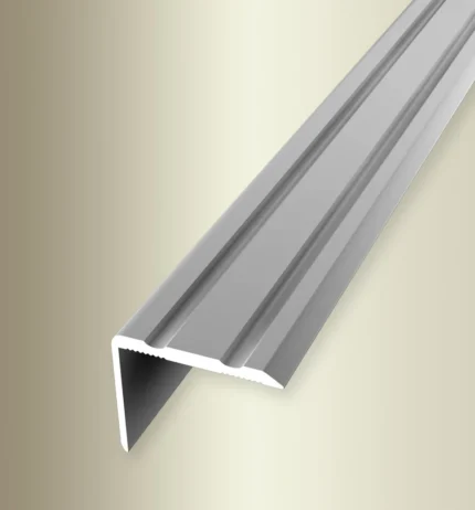 Coltar de protectie muchie treapta Küberit 235 | profil in L 20×20 mm pentru trepte si placari, autoadeziv sau cu surub