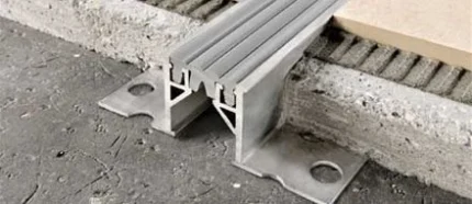 Profil rost structural Proexpan Progress Profiles | aluminiu cu insert lat de cauciuc