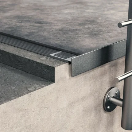 Picurator terasa cu muchie patrata Bordertec BSS Profilitec | margine dreapta balcoane, colturi si imbinari prefabricate – bara 2,7 m