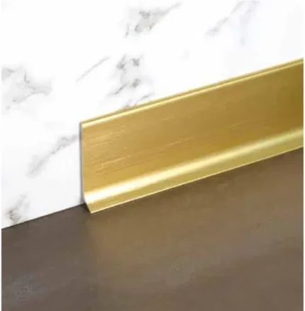 Plinta aurie Battiscopa BA Profilitec | fata plana minimalista, H 45/60 mm, auriu periat lucios AOSB, montaj cu adeziv – bara 2,7 m