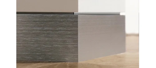 Plinta aluminiu cu canal Proskirting Channel Progress Profiles | H 55 mm, montaj pe baza perforata, canal pentru cabluri – bara 2 m Plinta aluminiu cu canal Proskirting Channel Progress Profiles | H 55 mm, montaj pe baza perforata, canal pentru cabluri – bara 2 m