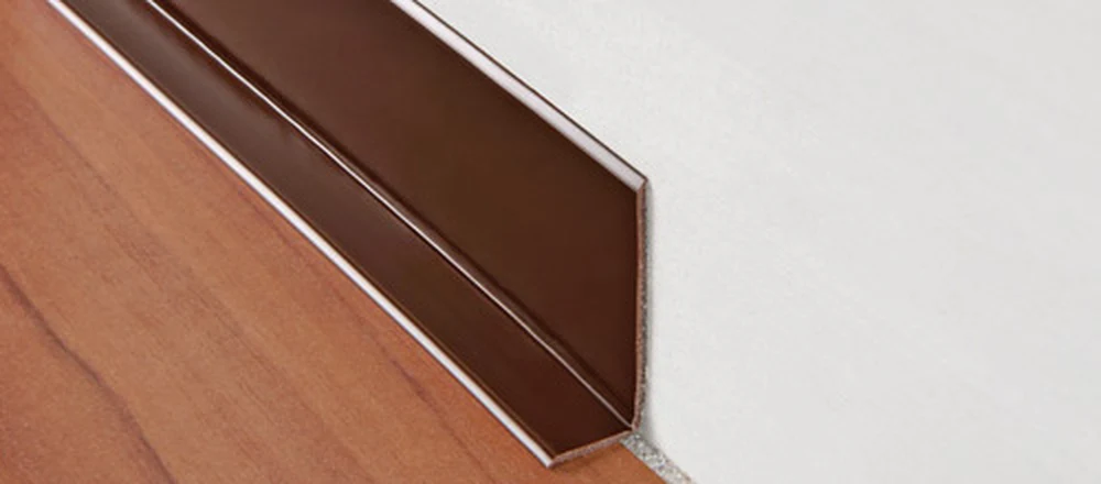 Plinta PVC flexibila in rola Skirting 62F Progress Profiles | H 62 mm, rola 50 m, se curbeaza pe colturi rotunde Plinta PVC flexibila in rola Skirting 62F Progress Profiles | H 62 mm, rola 50 m, se curbeaza pe colturi rotunde