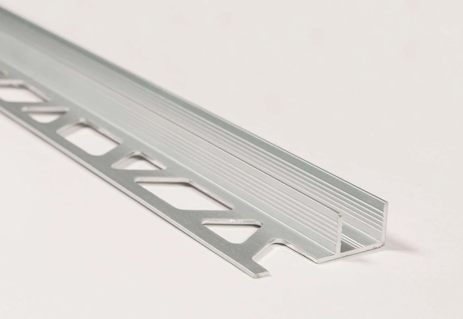 Profil incastrabil in gresie pentru paravan dus Showertec STKV Profilitec | canal ingropat in pardoseala sau perete pentru sticla fixa – aluminiu, inox, negru Profil incastrabil in gresie pentru paravan dus Showertec STKV Profilitec | canal ingropat in pardoseala sau perete pentru sticla fixa – aluminiu, inox, negru