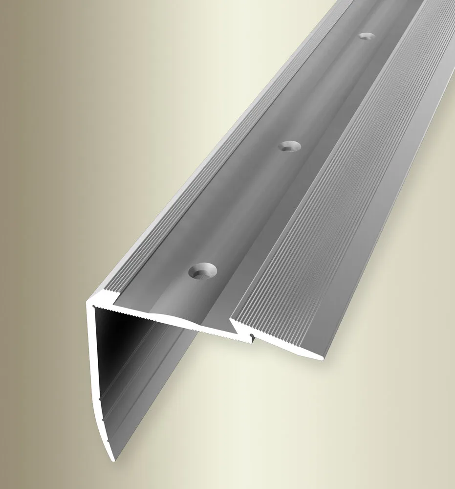 Profil treapta antiderapant Küberit 708 | nas de treapta Siguranta cu insert PVC, aluminiu eloxat – bare 2,5 / 5 m Profil treapta antiderapant Küberit 708 | nas de treapta Siguranta cu insert PVC, aluminiu eloxat – bare 2,5 / 5 m