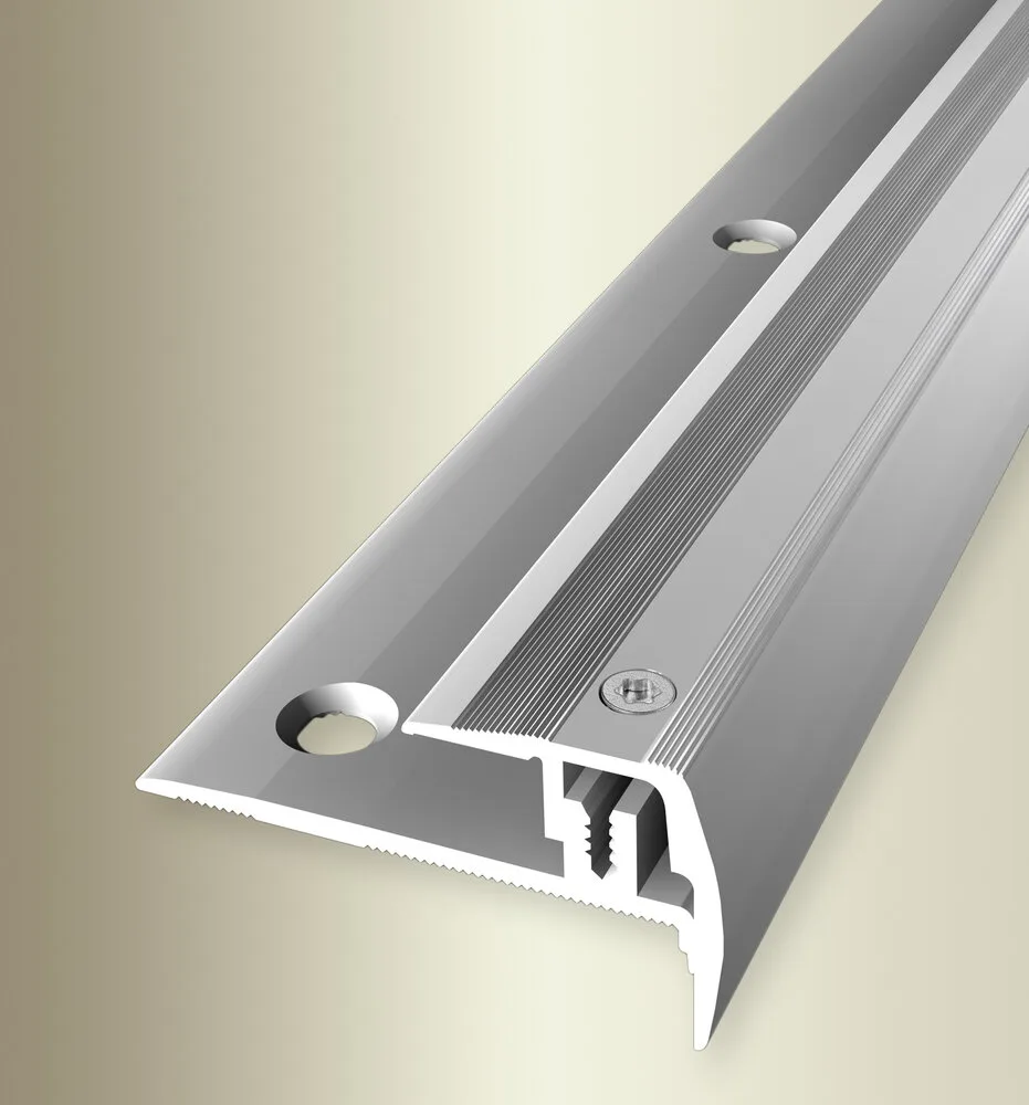 Profil treapta cu insert Euro-Step Champion Küberit 320 | nas 23 x 27 mm pentru mocheta, si negru anodizat – bare 1 / 2,7 / 3 m Profil treapta cu insert Euro-Step Champion Küberit 320 | nas 23 x 27 mm pentru mocheta, si negru anodizat – bare 1 / 2,7 / 3 m