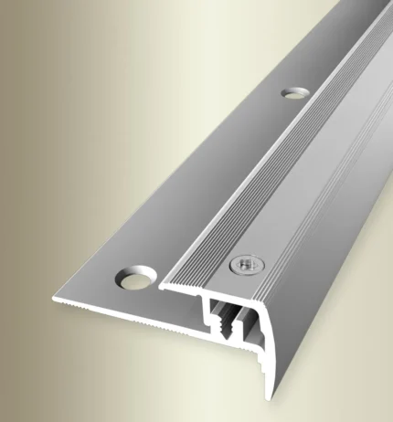 Profil treapta cu insert Euro-Step Star Küberit 325 | nas 21,5 x 21 mm pentru LVT si pardoseli design, si negru – bare 1 / 2,7 / 3 m