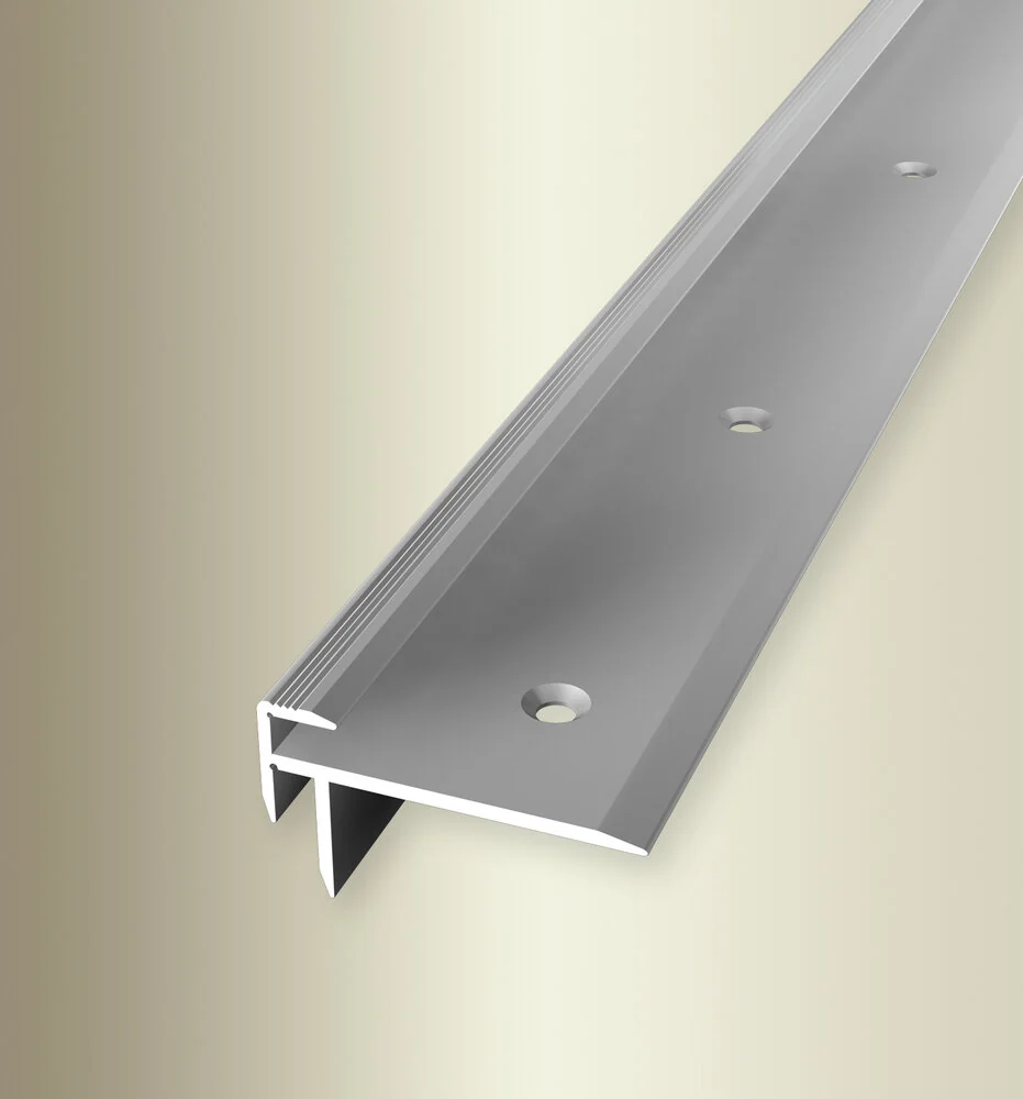 Profil treapta Küberit 826 | nas de treapta aluminiu anodizat – bara 2,5 m Profil treapta Küberit 826 | nas de treapta aluminiu anodizat – bara 2,5 m