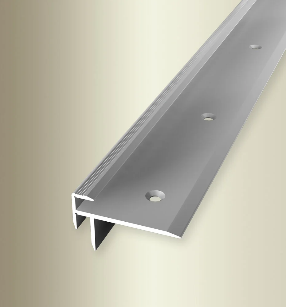 Profil treapta Küberit 828 | nas de treapta aluminiu anodizat – bara 2,5 m Profil treapta Küberit 828 | nas de treapta aluminiu anodizat – bara 2,5 m