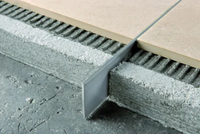 Delimitare si decor pardoseli turnate | Banda plata Proflat Progress Profiles | inox AISI 304 sau alama naturala | slefuibila si curbabila la fata locului | 10-50 mm latime, grosime 2,5-5 mm