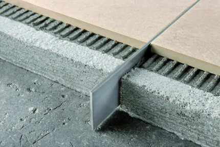 Delimitare si decor pardoseli turnate | Banda plata Proflat Progress Profiles | inox AISI 304 sau alama naturala | slefuibila si curbabila la fata locului | 10-50 mm latime, grosime 2,5-5 mm