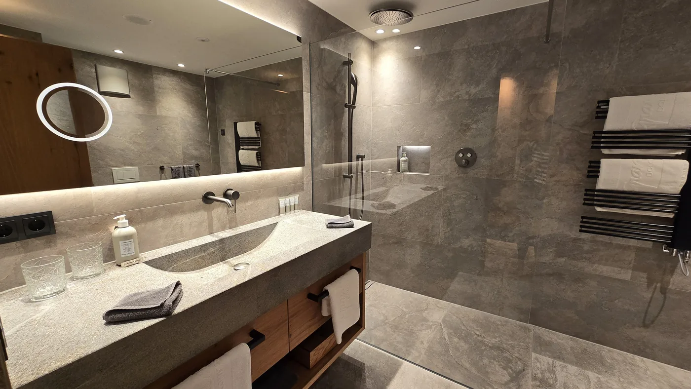 Proiectele noastre — profile premium montate in lucrari reale din Romania proiect dus walk in hotel 5 stele 180 camere 2 - Proiectele noastre — profile premium montate in lucrari reale din Romania