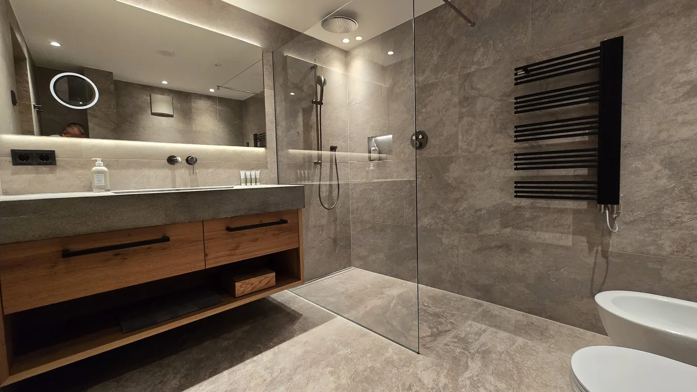 Proiectele noastre — profile premium montate in lucrari reale din Romania proiect dus walk in hotel 5 stele 180 camere 5 - Proiectele noastre — profile premium montate in lucrari reale din Romania