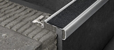 Profil de treapta din inox Prostair Grip ACC Progress Profiles | flansa perforata, AISI 304 periat, ancorare in adeziv