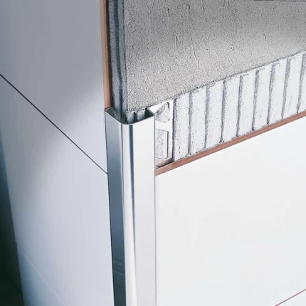 Coltar rotunjit montat la placare Roundcorner RE Profilitec | inox lucios pentru faianta de 8-12,5 mm + versiuni autoadezive 20×10 / 30×15 mm