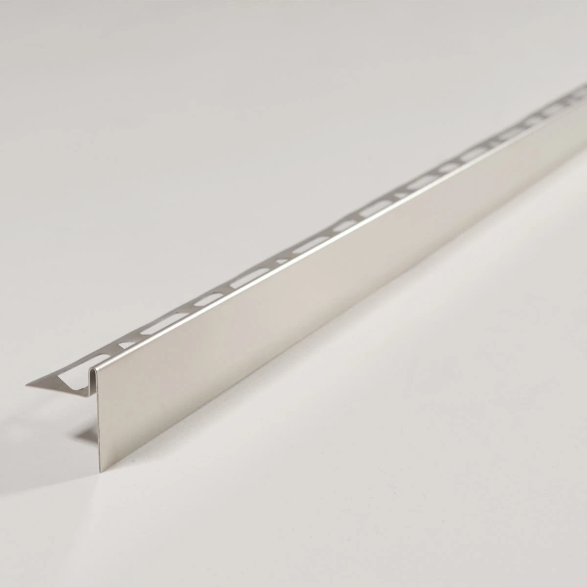 Profil compensare panta dus Showertec STKP Profilitec | inox periat sau negru periat, pentru gresie de 10 / 12,5 mm, versiuni dreapta-stanga Profil compensare panta dus Showertec STKP Profilitec | inox periat sau negru periat, pentru gresie de 10 / 12,5 mm, versiuni dreapta-stanga