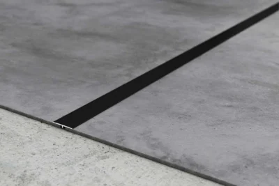Miniprofil trecere vinil autoadeziv Minileiste UL25X2 | tranzitie plata intre pardoseli de vinil 2-5 mm, acopera rosturi de 2-10 mm, lipire cu banda, 6 finisaje – bara 2 m